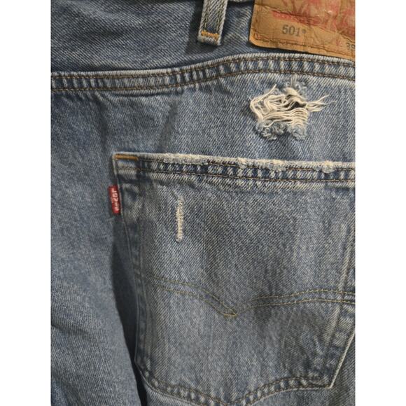 Vintage Levi's 501 Men's Distressed Light Wash Jeans, 90s Button Fly, Size 38x34 - Picture 6 of 10